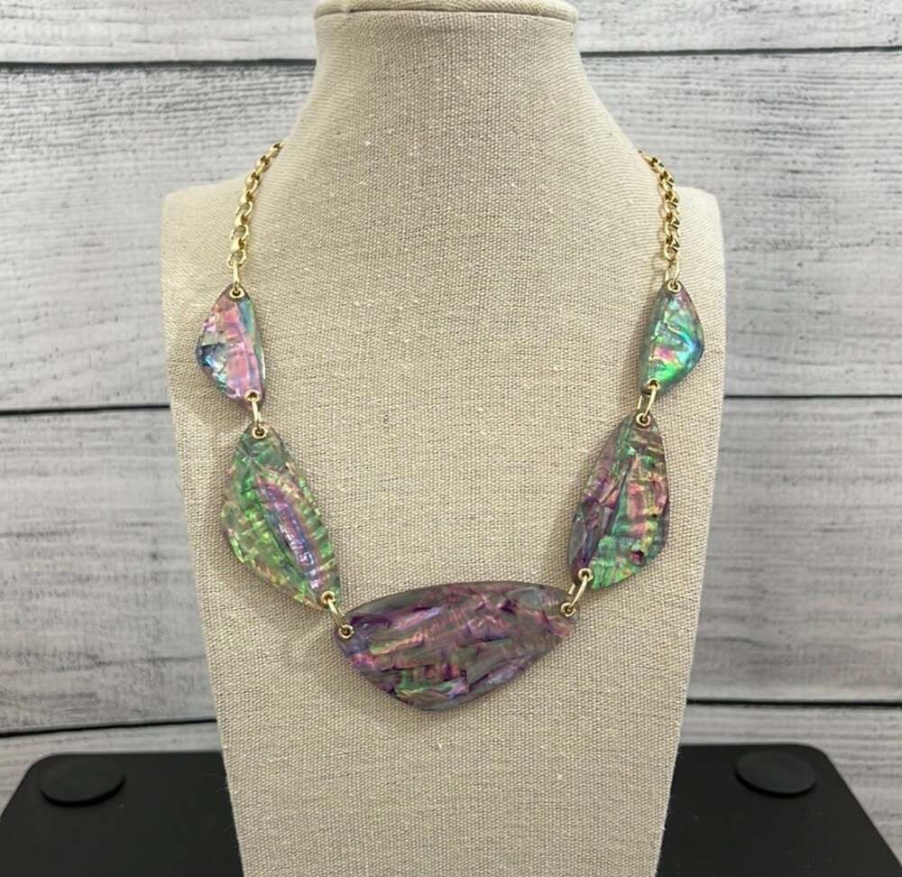Kendra Scott Harlow Statement Necklace in Dichroic Foil/Iridescent Abalone